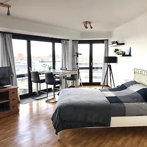 Appartement Cosy, Modern Studio With An Awesome View Of